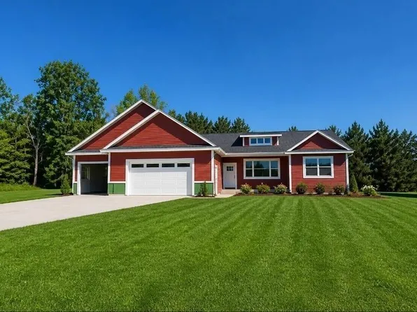 8932 Acres Run Dr, Traverse City, MI 49684