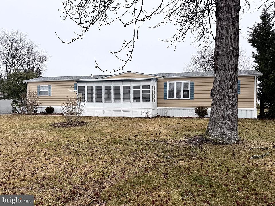1st image of 101 Country Ln
