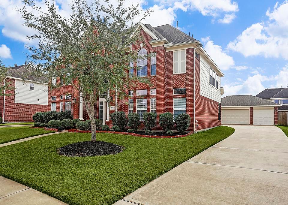 1st image of 18011 Oak Park Bend Ln