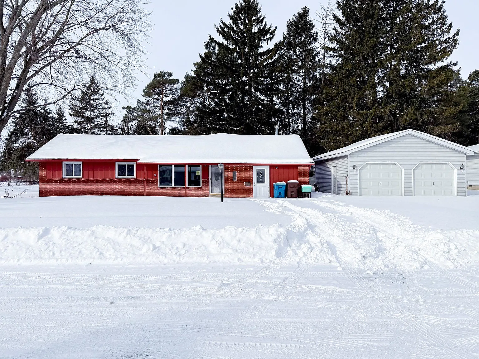 106 Avis Ct photo 1