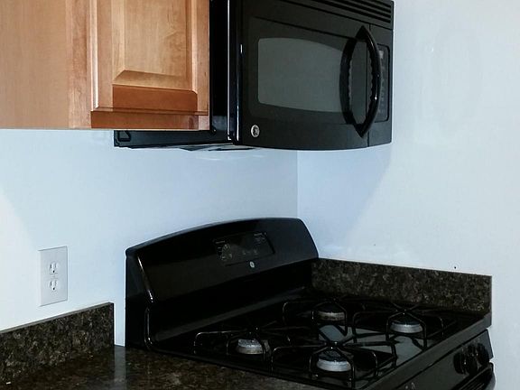 4th image of 3404 W Cortland St #1