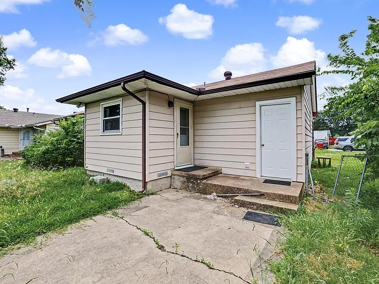 2407 N Shannon St — Photo 18