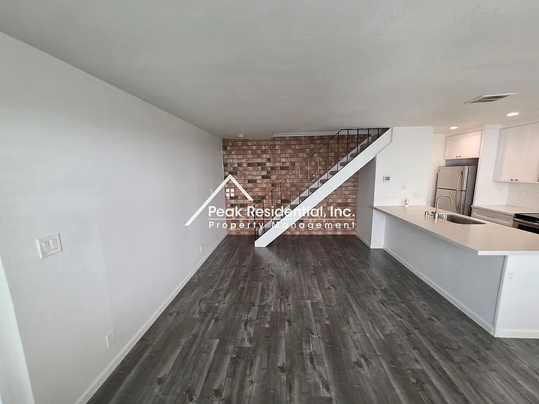 4431 Palm Ave #3 — Photo 11