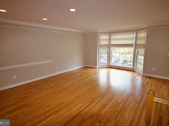 4th image of 4255 Upper Park Dr