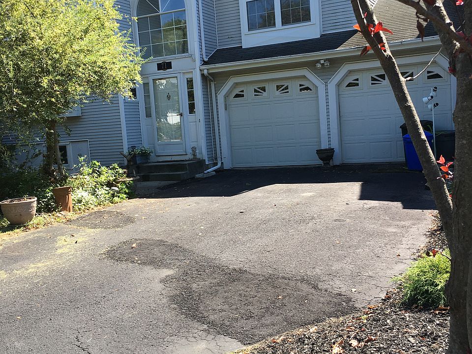 1st image of 71 Bonnie Dr