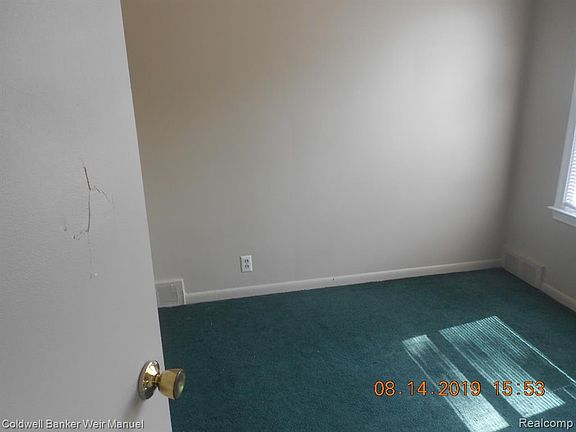 3rd image of 17632 Chester St
