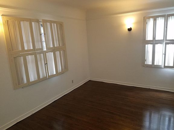 5th image of 3241 De Witt Dr