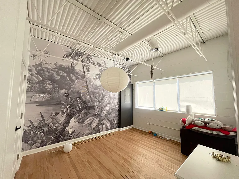 470 S Alexander St — Photo 5