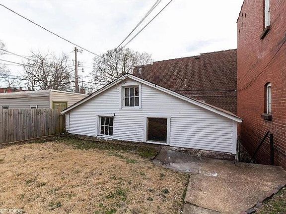 4th image of 3726 Fairview Ave