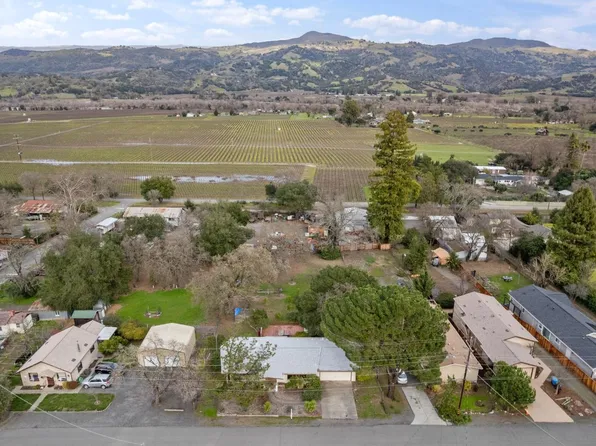 21220 Center Street, Geyserville, CA 95441