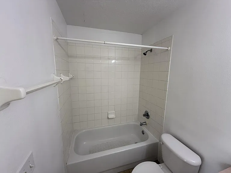 316 Mango Dr #B — Photo 8