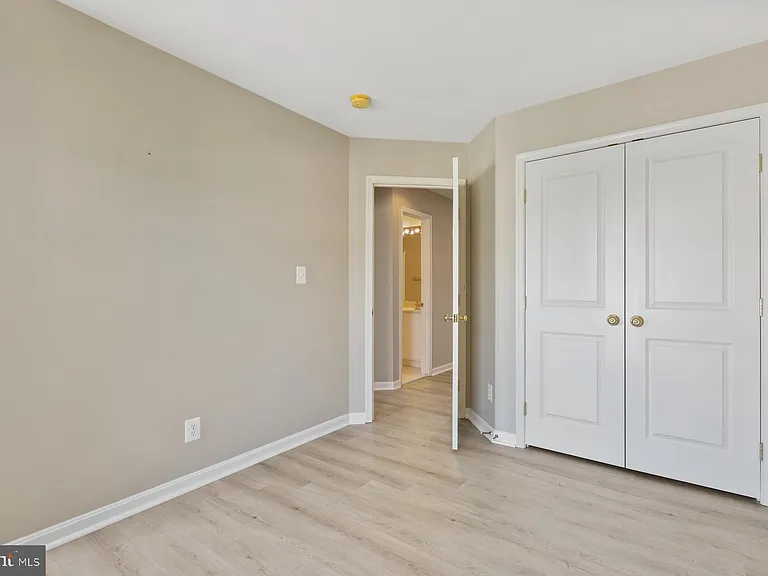 9147 Ribbon Falls Loop — Photo 32