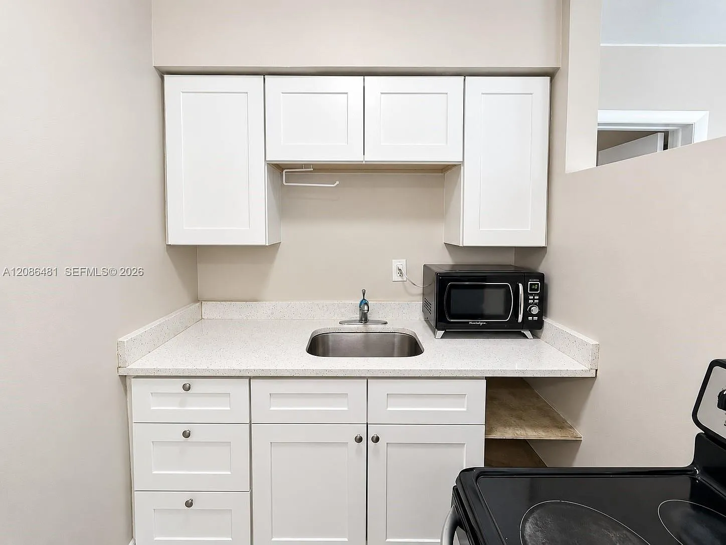 3639 SW 13th Ct — Photo 3