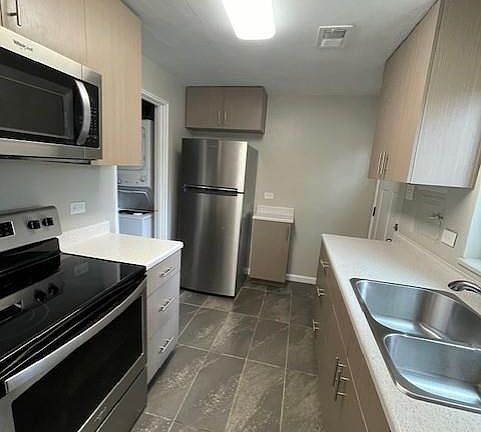 3rd image of 3451 N Cook St