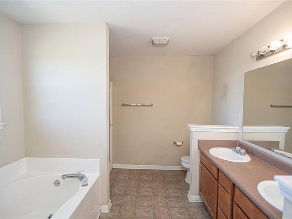 5th image of 5465 Shamus Dr