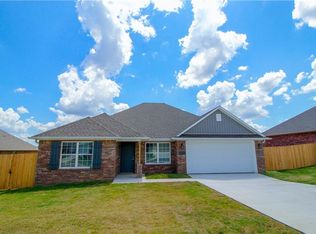 2105 Cedar Cir, Gentry, AR 72734