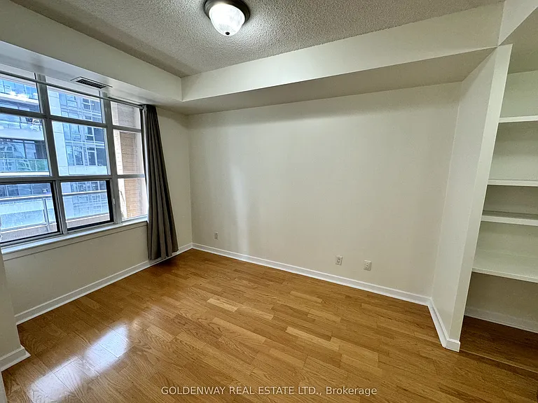 438 Richmond St W #921 — Photo 7