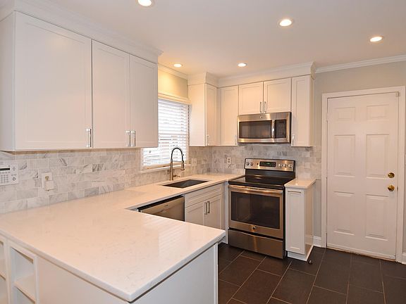 5th image of 5136 10th St N