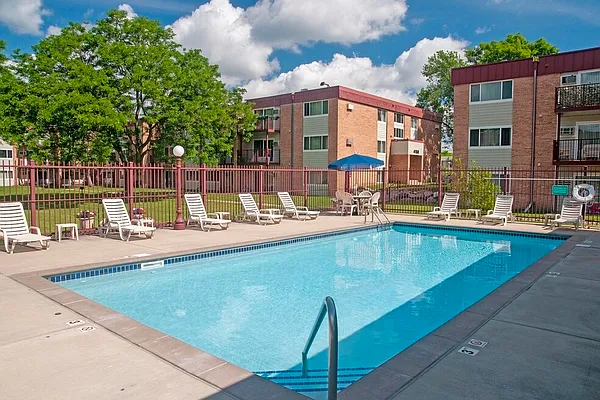 Boulder Court Apartments — Photo 18