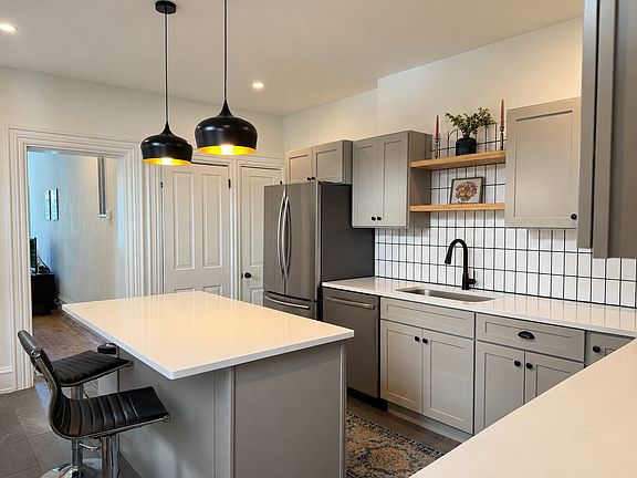 3rd image of 547 W Lemon St APT 1