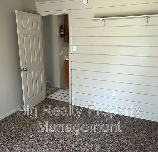 40 E 3rd St #1 — Photo 5