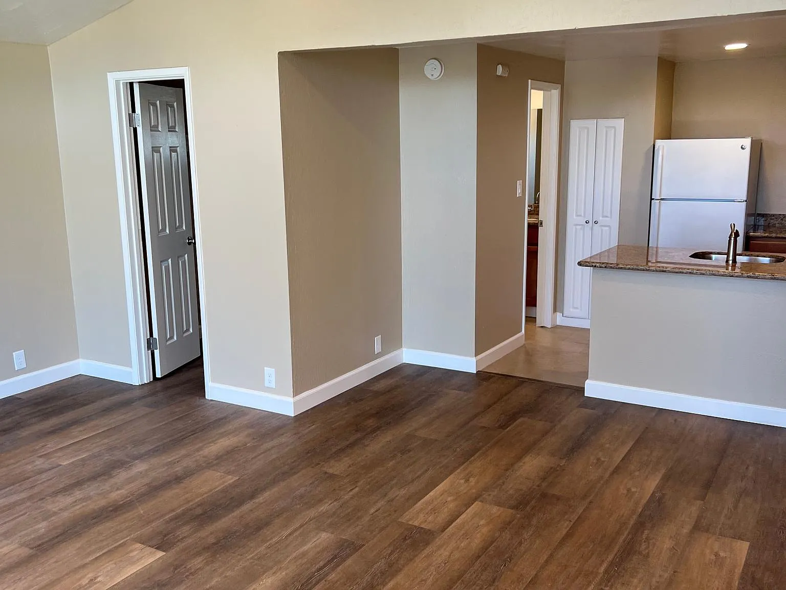 Studio, 600 sqft, $1,150 — Photo 3