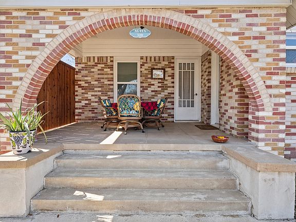 2nd image of 520 N 26th St