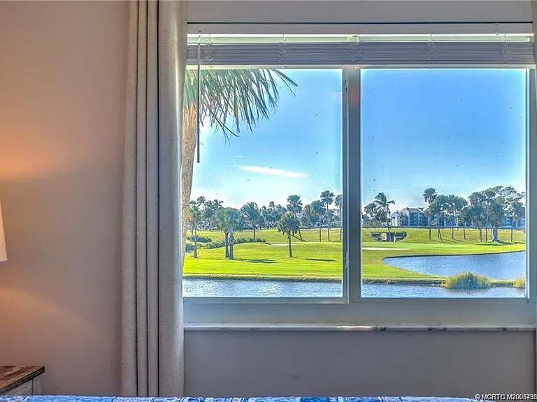 5602 NE Gulfstream Way — Photo 32