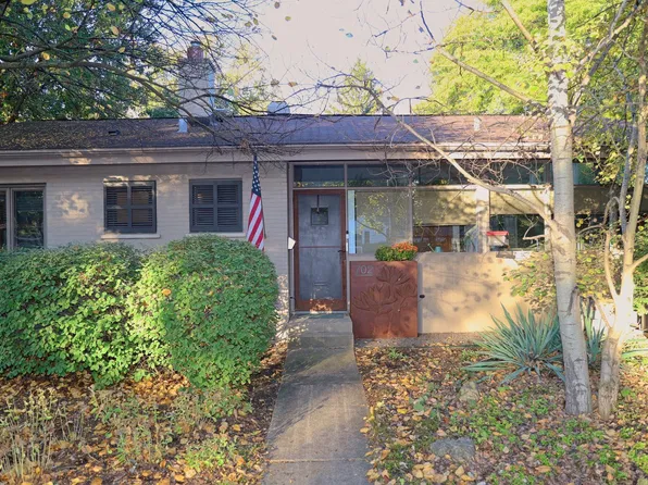 702 Kemman Ave, La Grange Park, IL 60526