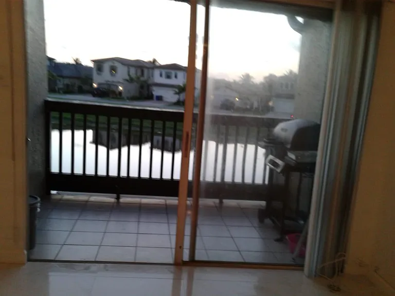 815 SW 113th Way #815 — Photo 6