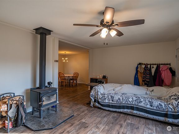 4th image of 3479 Chico Way NW