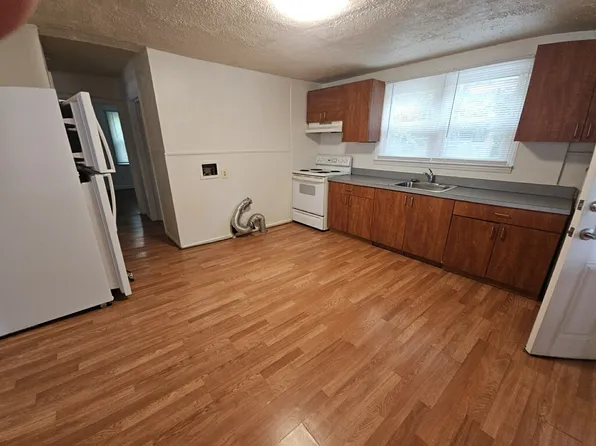 700 S Marlyn Ave, Essex, MD 21221