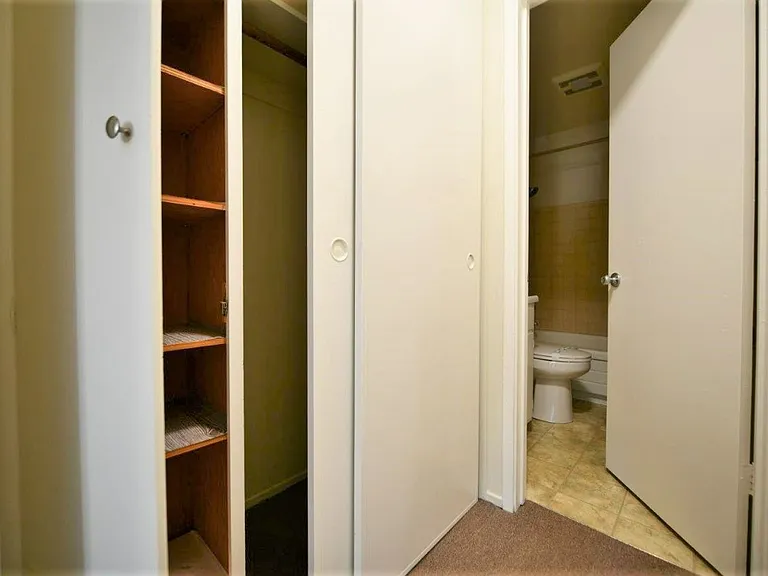 2415 College Ave. — Photo 13