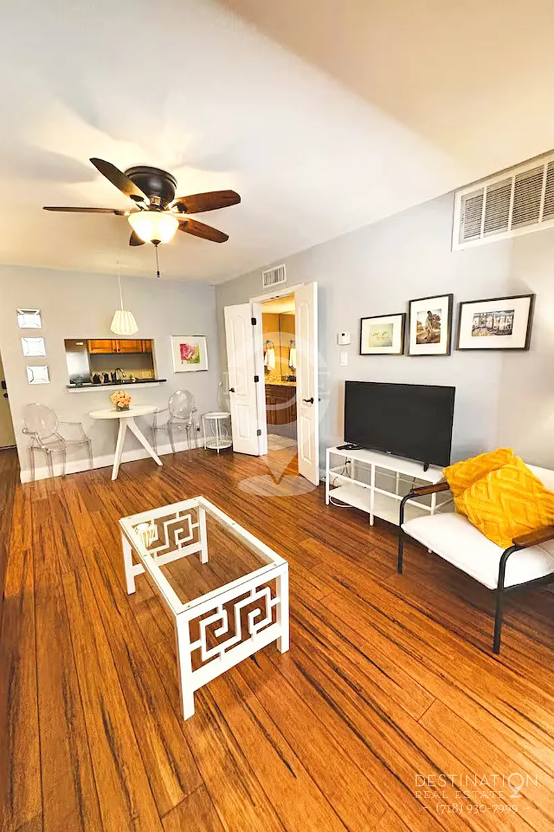 Building Photo - 1700 Nueces St #208