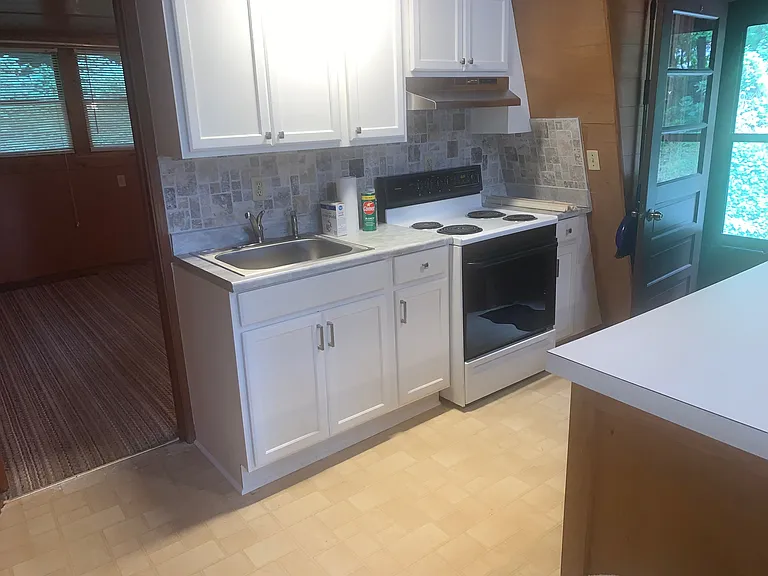 3804 Howard Gap Rd — Photo 2