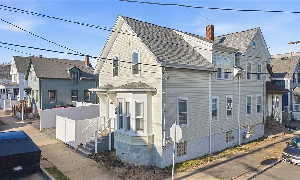 1st image of 28 Borden St