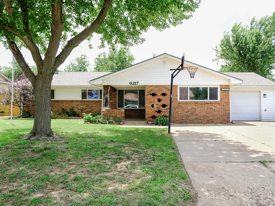 6217 Reeves Ct