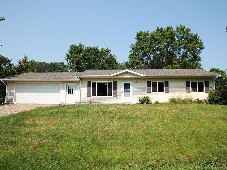 1st image of 944 Scenic Dr NE