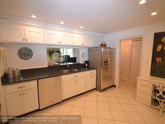 2nd image of 1147 Hillsboro Mile APT 212