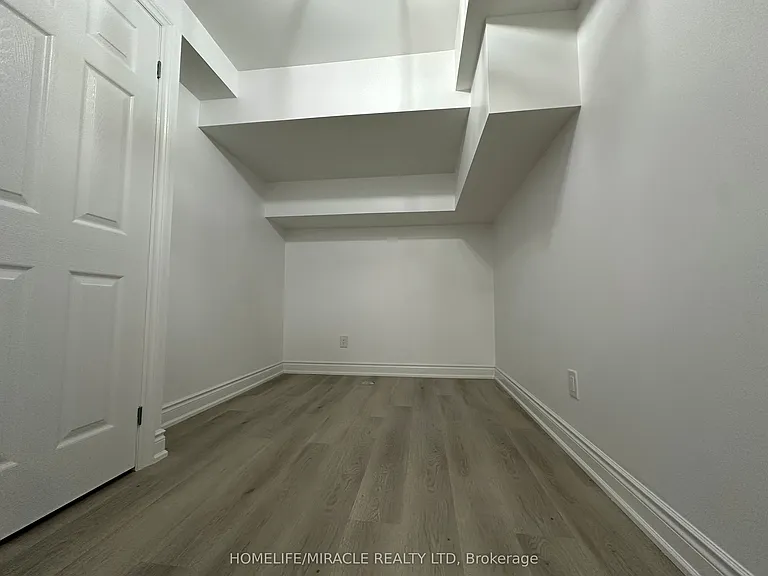 30 Clipper Ln #BASEMENT — Photo 17