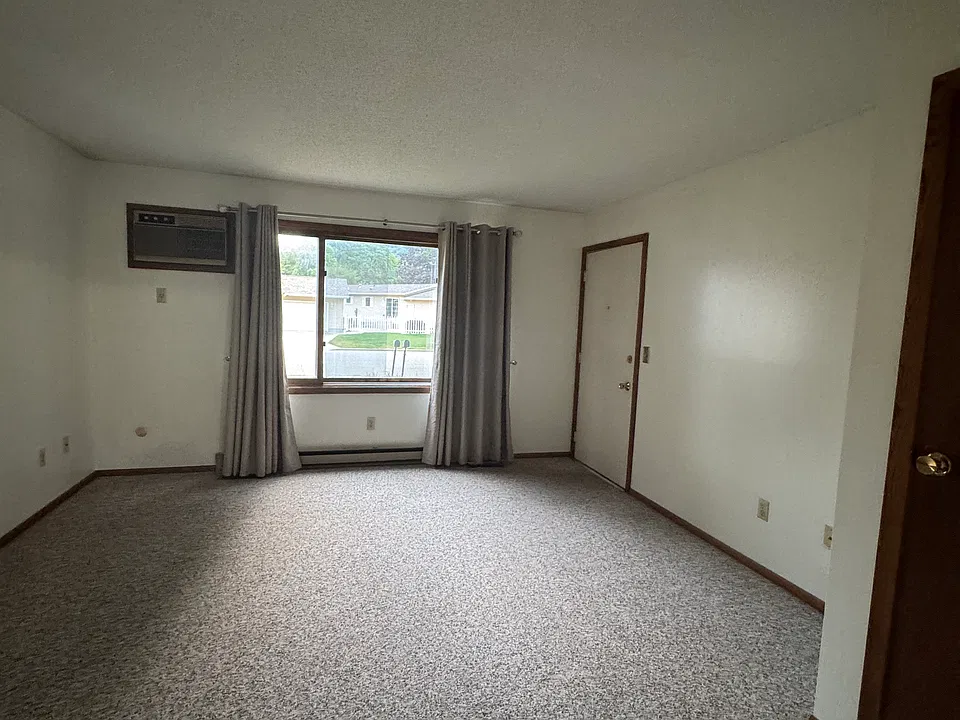 513 Kerry Dr #102