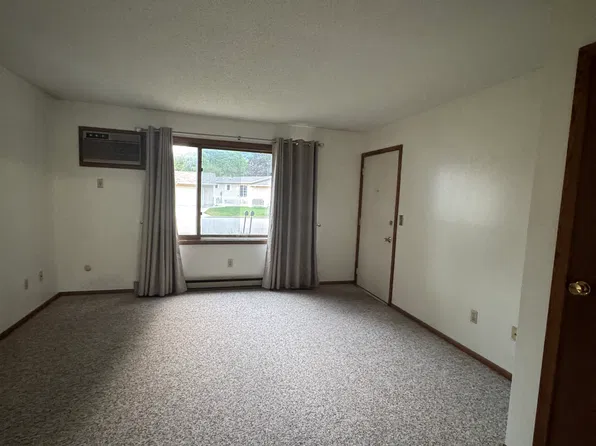513 Kerry Dr #102, Winona, MN 55987