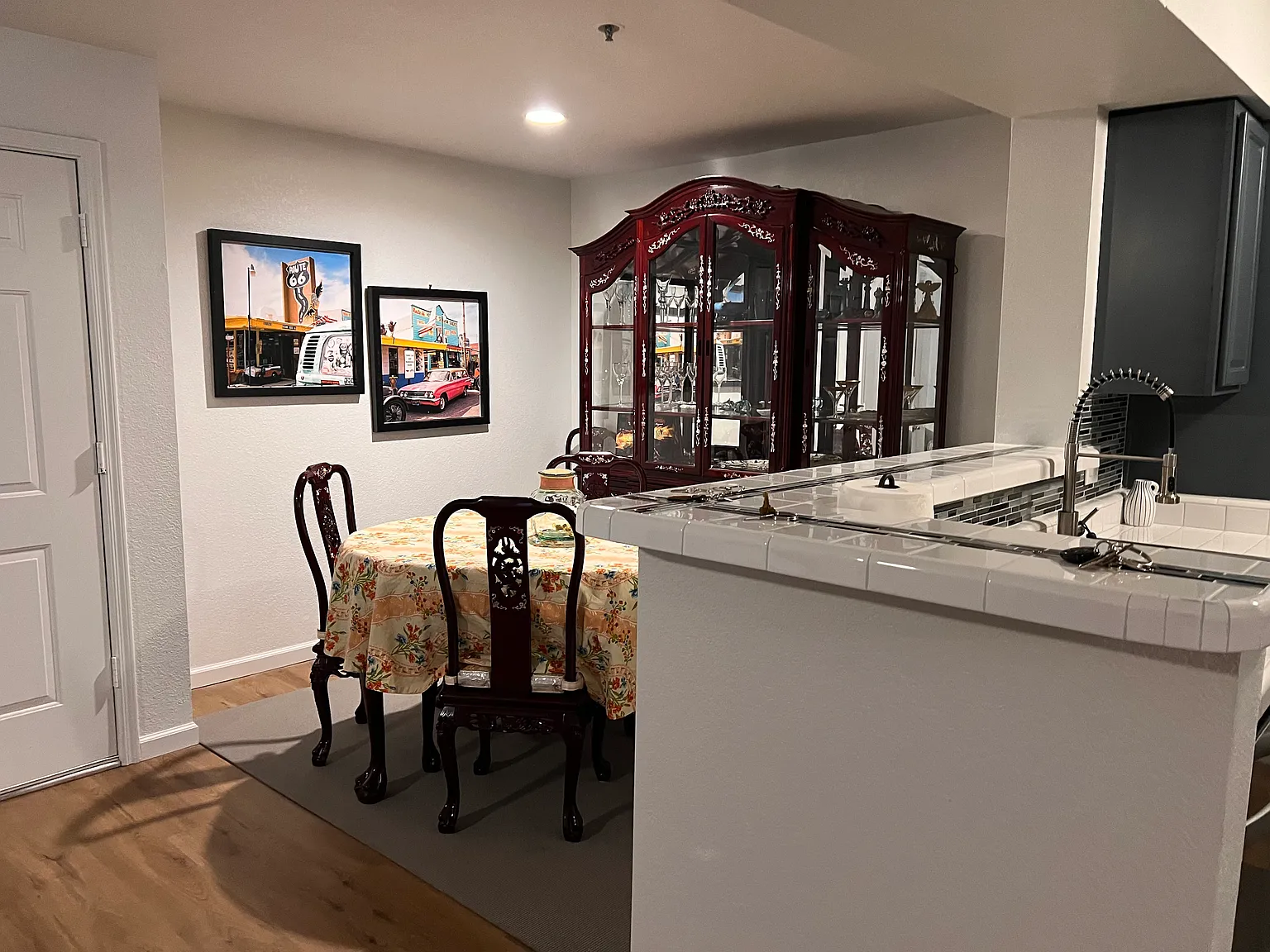 2 bed, 1006 sqft, $2,295 — Photo 3