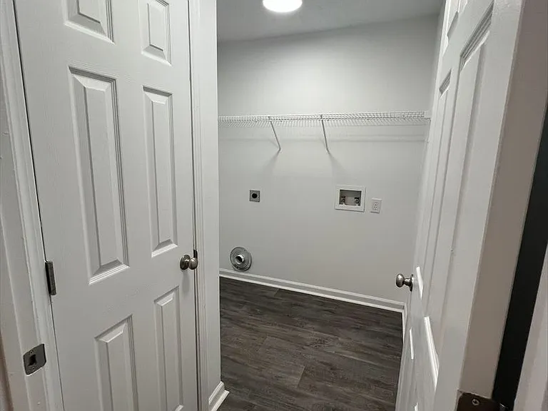 Salem Chase Apartments — Photo 7