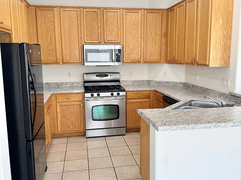 19 S 119th Ave — Photo 18