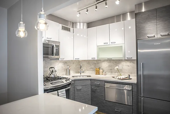 Sold by Argent Advisors LLC | media 19