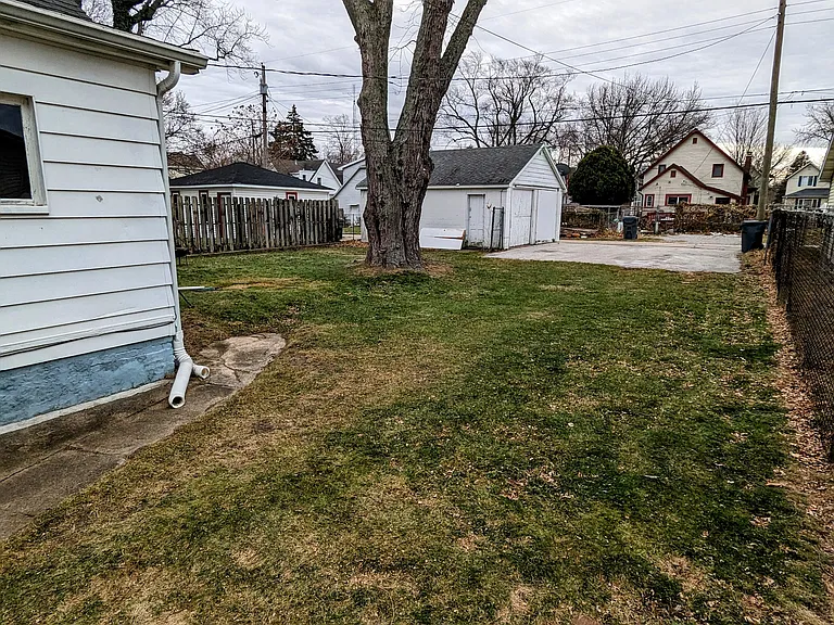 1014 Harrison Ave #1L — Photo 2