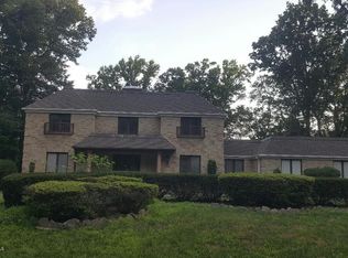 37 Galloping Hill Rd, Holmdel, NJ 07733