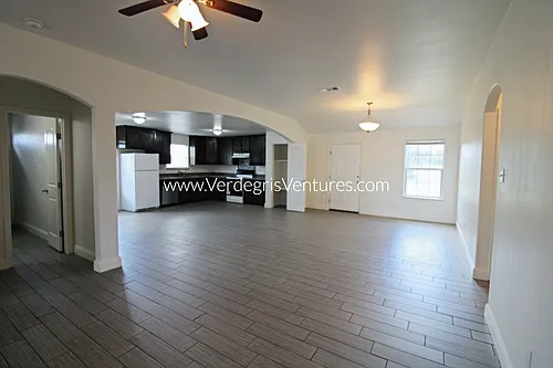 9520 Prairieview Dr Photo 1