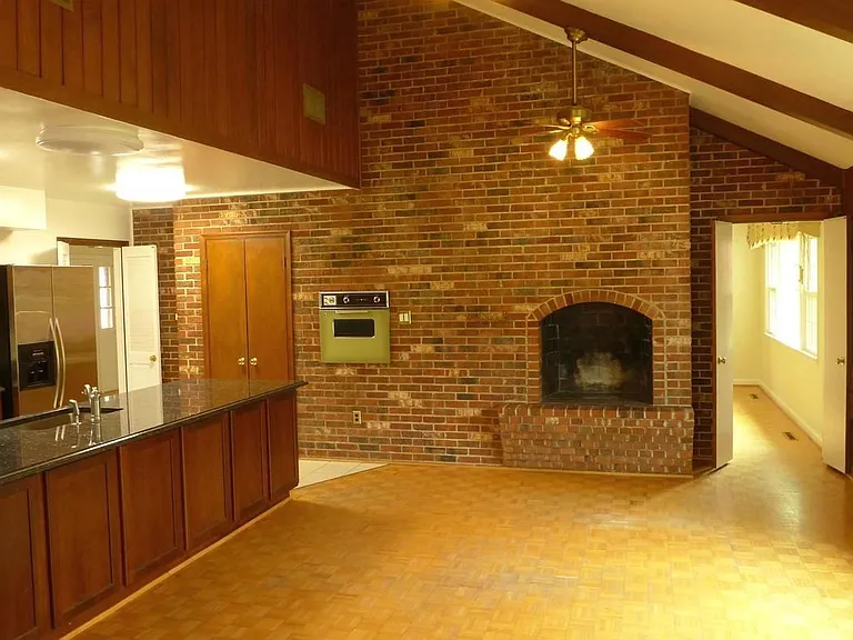 6301 Evermay Dr — Photo 10